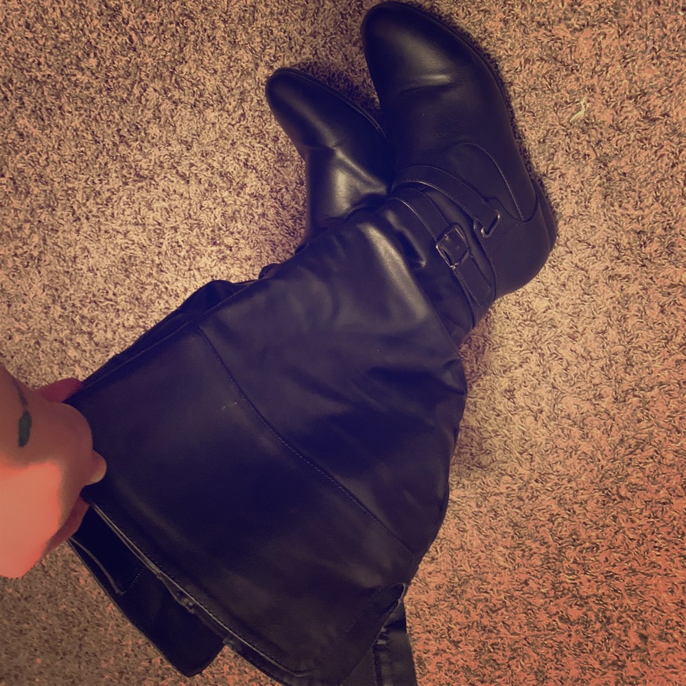 Size 9 avenue black boots